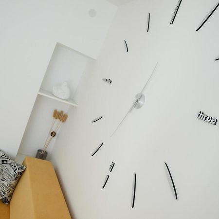 Crystal-Modern Apartment In The Center Of โนวีซาด ภายนอก รูปภาพ