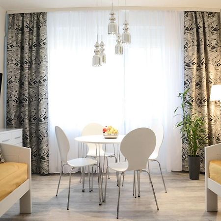 Crystal-Modern Apartment In The Center Of โนวีซาด ภายนอก รูปภาพ