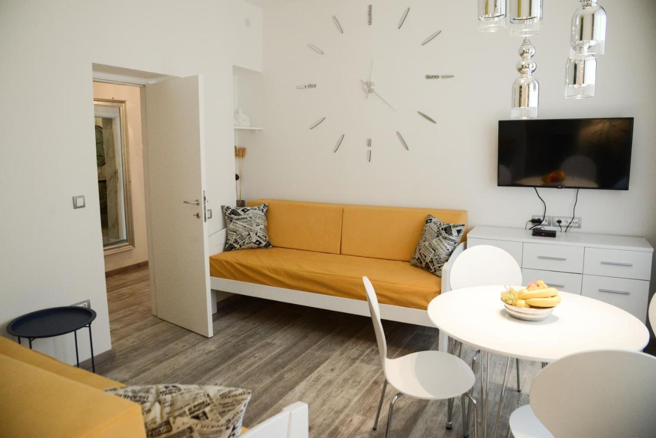 Crystal-Modern Apartment In The Center Of โนวีซาด ภายนอก รูปภาพ