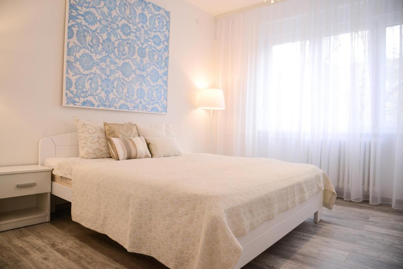 Crystal-Modern Apartment In The Center Of โนวีซาด ภายนอก รูปภาพ