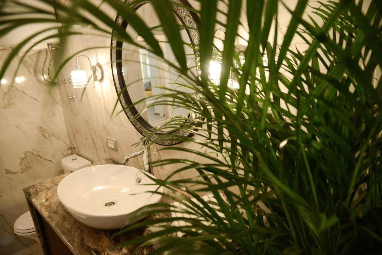 Crystal-Modern Apartment In The Center Of โนวีซาด ภายนอก รูปภาพ