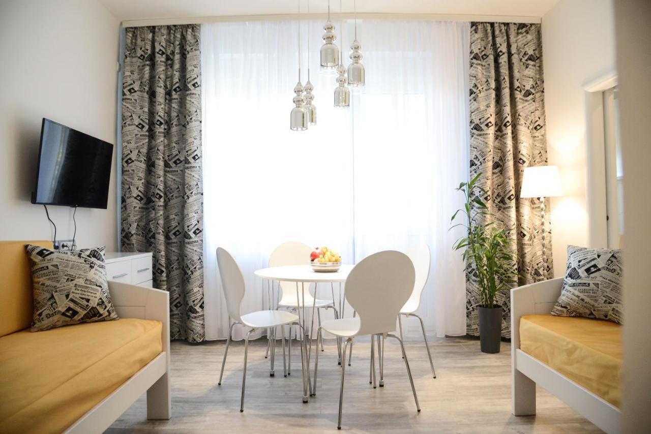 Crystal-Modern Apartment In The Center Of โนวีซาด ภายนอก รูปภาพ