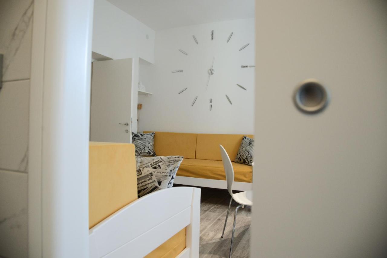 Crystal-Modern Apartment In The Center Of โนวีซาด ภายนอก รูปภาพ
